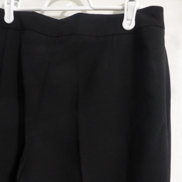 LE SUIT PETITE, size 4P, women's black slacks, side zip and latch fastened, GUC - Picture 10 of 14